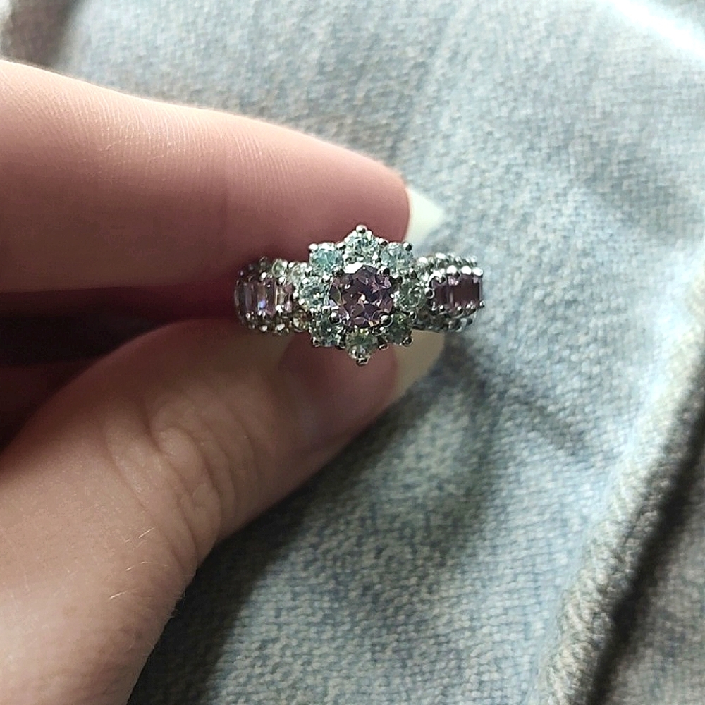 Elegant Light Pink Gemstone Ring - Picture 5 of 5